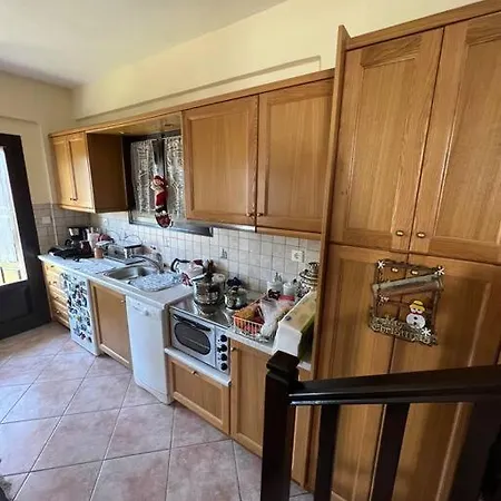 Ανάμεσα στα Έλατα Agia Varvara (Akrata)