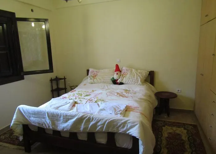 Ανάμεσα Στα Έλατα Сasa de vacaciones Agia Varvara (Akrata)